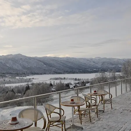 乌斯特达雷利特度假酒店 * 耶卢