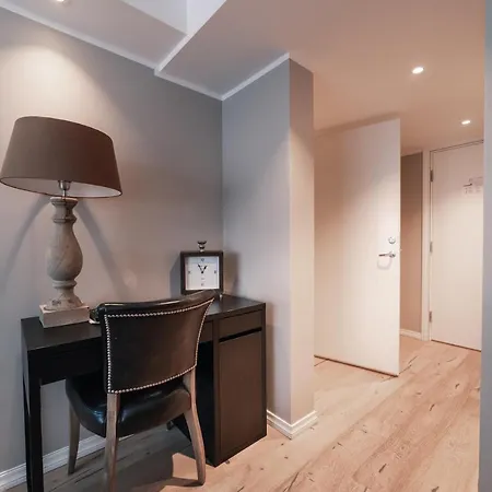 乌斯特达雷利特度假酒店 公寓 *